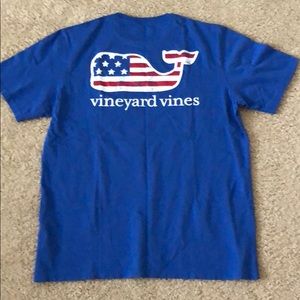 Vineyards vines T-shirt